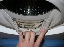 علت خراب لاستیک دور درب ماشین لباسشویی آاگ